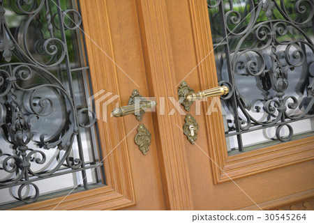 Old doors, handles, locks, lattices and windows 30545264