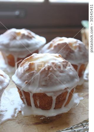Lemon Cake  30545431