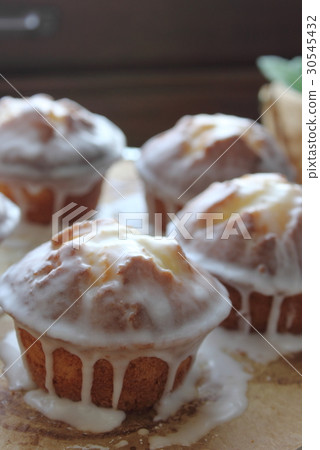 Lemon Cake  30545432