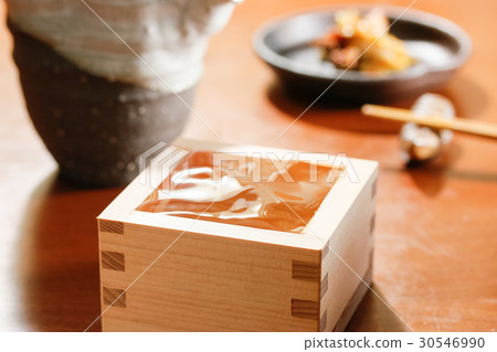 Image of sake 30546990