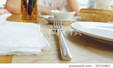 steaming plate of spaghetti 30559965