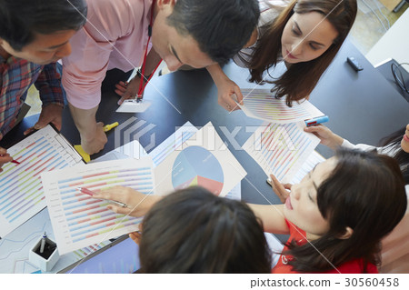 a team is working with diagram 30560458