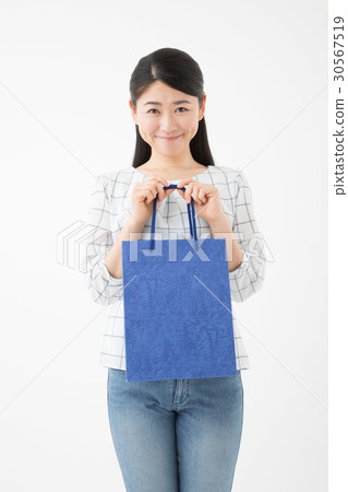 Women in shopping 30567519