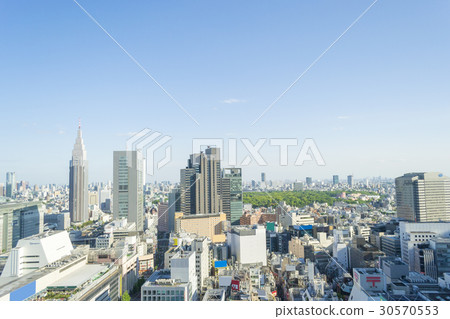 Landscape in the center of Tokyo that traces southeastward from the skyscraper in Shinjuku 30570553