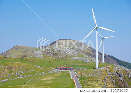 四國喀斯特的片原町風力發電站 30571065