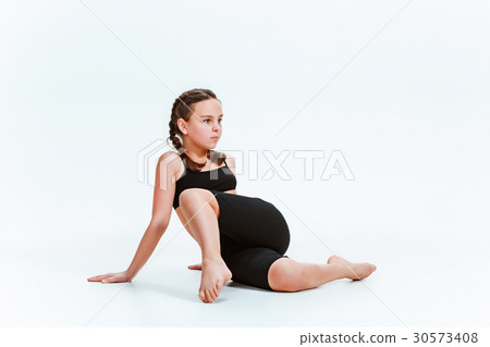 Young girl break dancing 30573408