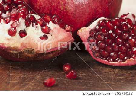 Pomegranate 30576038