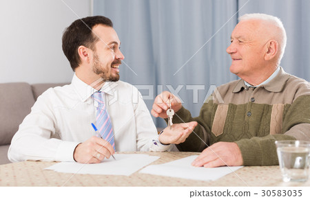 Elderly man and agent rent apartments Elderly man and agent rent apartments 30583035