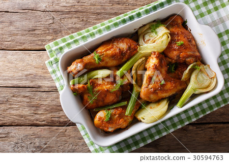 Delicious chicken baked with fennel bulbs Delicious chicken baked with fennel bulbs 30594763