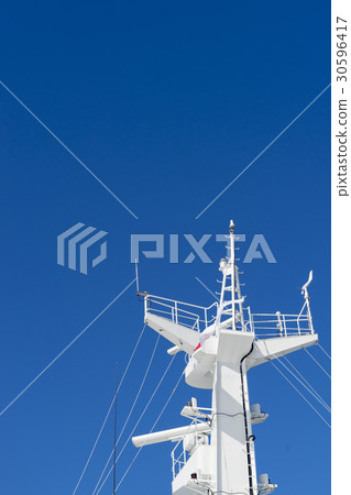 在藍天閃耀的小笠原丸的桅杆 在藍天閃耀的小笠原丸的桅杆 30596417