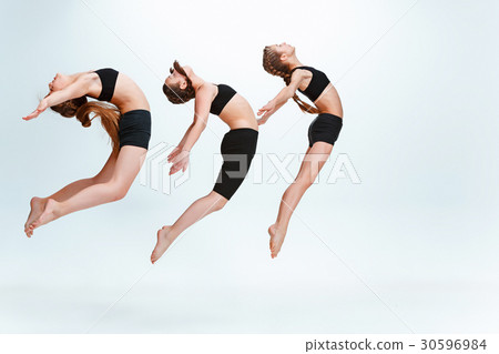 The kids dance school, ballet, hiphop, street 30596984