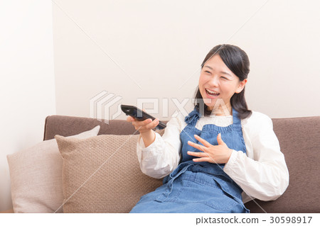 Housewife image 30598917