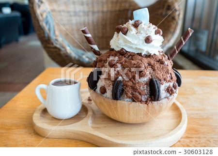 Bingsu dessert ice flake chocolate and whip cream 30603128