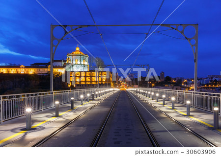 Dom Luis I bridge in Porto at night, Portugal. 30603906