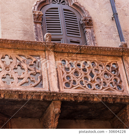 medieval decoraion of old urban house in Verona medieval decoraion of old urban house in Verona 30604226