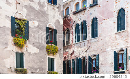 facades of urban houses on Campo San Aponal 30604243