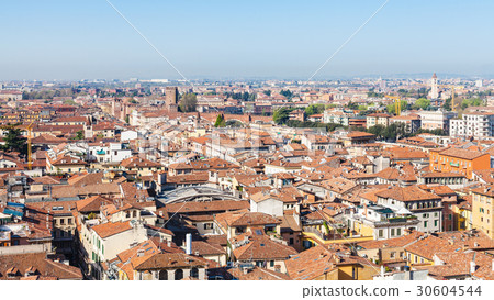above view Verona city with Castelvecchio Castle 30604544
