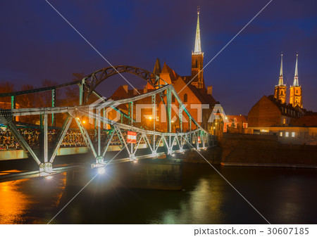 bridge to island Tumski, Wroclaw, Poland 30607185