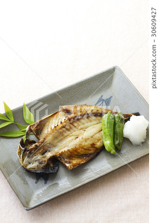 Opening of horse mackerel 4 30609427
