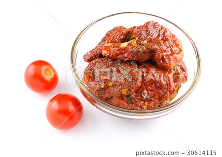 dried tomatoes in olive oil 30614115
