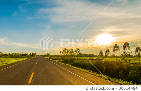 Road to the countryside 30614484