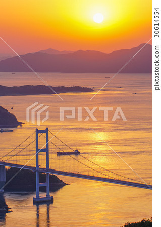 [瀨戶內島滿海道]九島海峽大橋的夜景 30614554