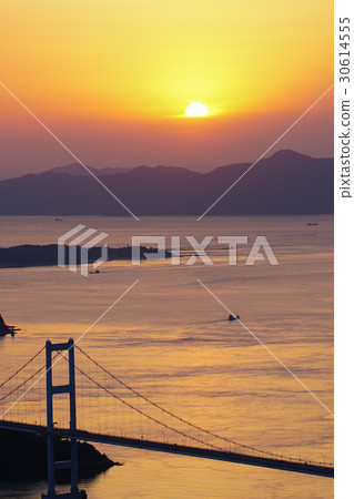 [瀨戶內島滿海道]九島海峽大橋的夜景 30614555