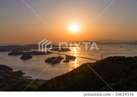[瀨戶內島滿海道]九島海峽大橋的夜景 30614556