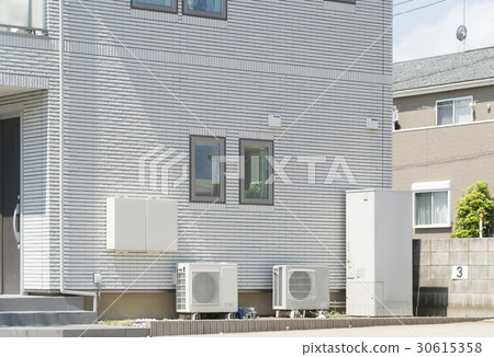 住房設施熱水器和室外機安裝牆安裝示例圖像 住房設施熱水器和室外機安裝牆安裝示例圖像 30615358