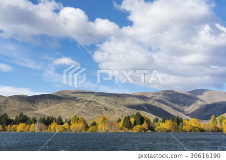 Autumn yellow leaf with background of great nature Autumn yellow leaf with background of great nature 30616190