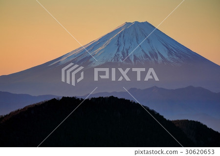 黎明從富士山和高見岩石的富士山 30620653