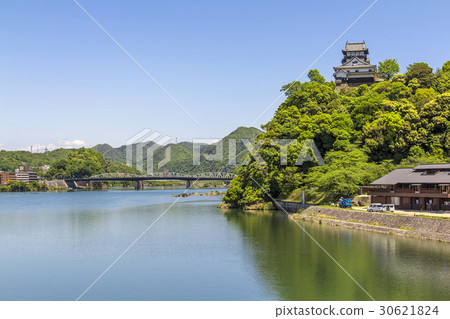 愛知縣新鮮的綠色狗山城堡Kiso河 30621824