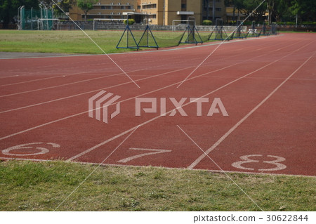 操場,運動,看台,司令台,運動設施,單槓,雙槓,跑道,賽跑,田徑,運動會,練習,田徑場,競賽 30622844