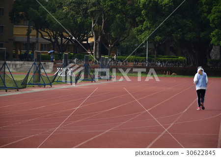 操場,運動,看台,司令台,運動設施,單槓,雙槓,跑道,賽跑,田徑,運動會,練習,田徑場,競賽 操場,運動,看台,司令台,運動設施,單槓,雙槓,跑道,賽跑,田徑,運動會,練習,田徑場,競賽 30622845