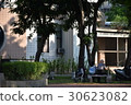 Park, public facilities, leisure, sports, walking, chatting, playing, playing basketball, competition, fitness, dating, making tea, chatting 30623082