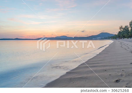 Morning at bophut beach samui island thailand Morning at bophut beach samui island thailand 30625268