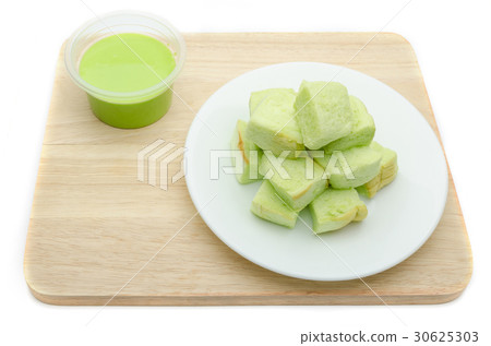 Thai dessert Pandan custard and steamed bread 30625303