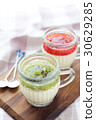 White chocolate mousse with strawberries and kiwi 30629285