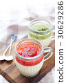 White chocolate mousse with strawberries and kiwi 30629286