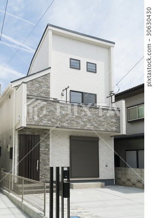 Narrow residential image urban area 3 stories Narrow residential image urban area 3 stories 30630430