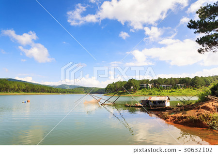 Fishing net in Tuyen Lam lake in Dalat, Lam Dong Fishing net in Tuyen Lam lake in Dalat, Lam Dong 30632102