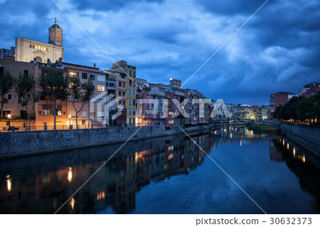 Girona City at Dusk 30632373
