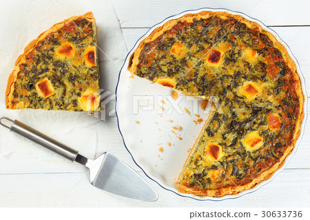 quiche of spinach, Feta, ricotta cheese 30633736