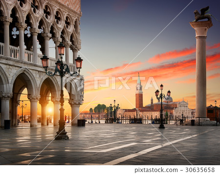 Square San Marco 30635658