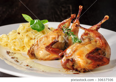 Roasted or fried quail with herbs and tagliatelle 30637506