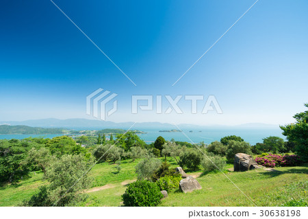 祝愿從牛窗口橄欖色的庭院的Setonaikai的圖像 30638198