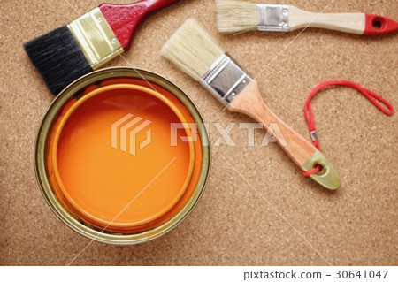 Paint can with brush 30641047