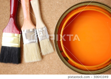 Paint can with brush 30641049