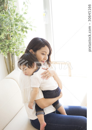 Mother sleeping baby Mother sleeping baby 30645166