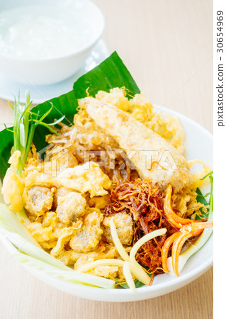 Rice in water with ice 30654969